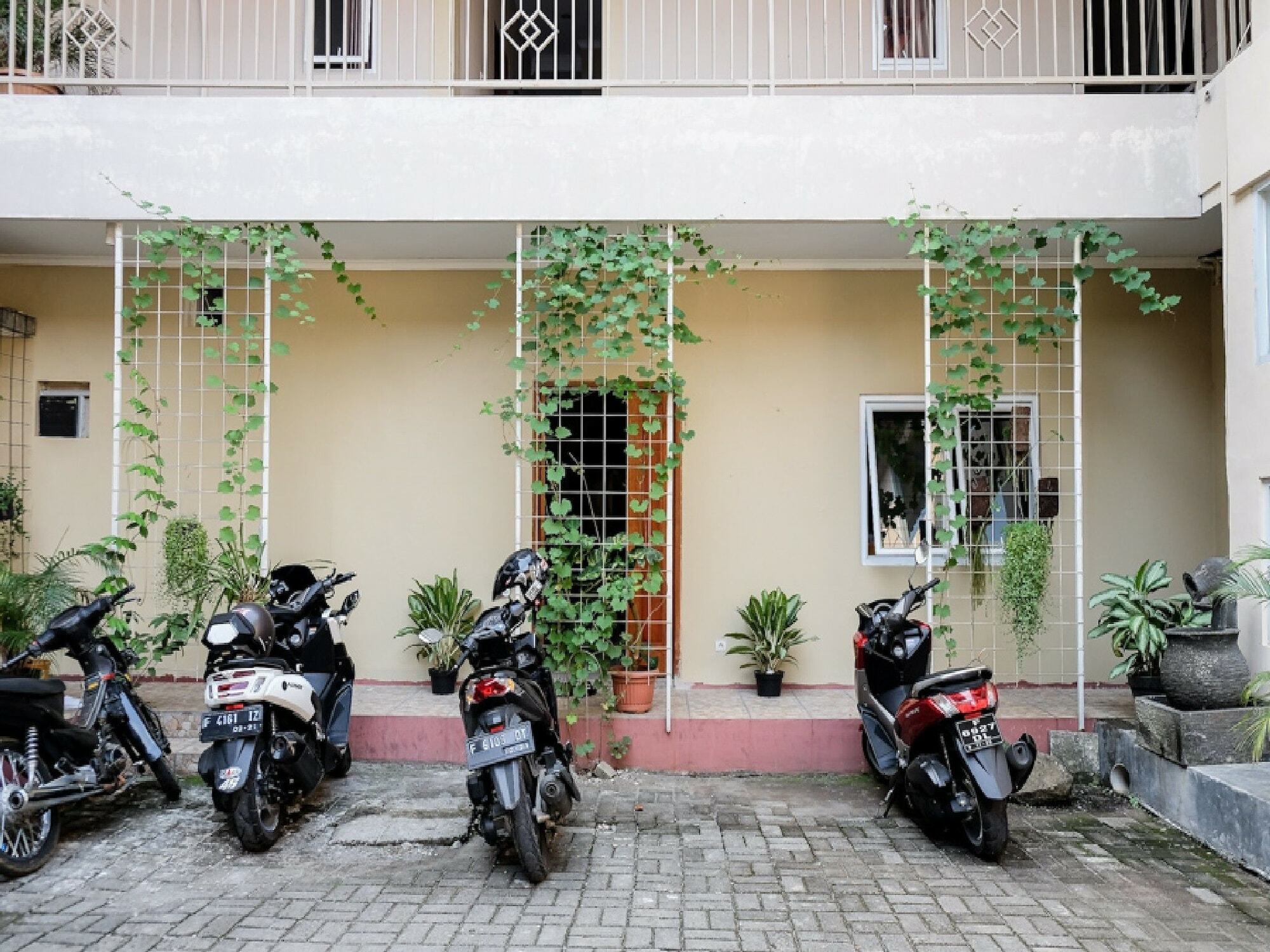 Reddoorz Near Kebun Raya Bogor 2 Hotel Exterior photo